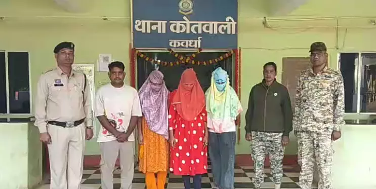 व्हाट्सएप पर चल रहा था गंदा खेल! रात के अंधेरे में पुलिस की दबिश, सेक्स रैकेट का सनसनीखेज खुलासा व्हाट्सएप पर चल रहा था गंदा खेल! रात के अंधेरे में पुलिस की दबिश, सेक्स रैकेट का सनसनीखेज खुलासा