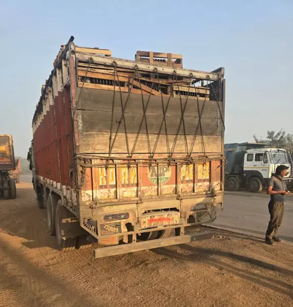 चेकपोस्ट पर 63 वाहनों पर चालानी कार्रवाई, परिवहन विभाग ने सख्त कदम उठाया