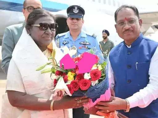 8 साल बाद बस्तर में राष्ट्रपति की दस्तक! 7 फरवरी को द्रौपदी मुर्मू के आगमन से लालबाग में हाई अलर्ट 8 साल बाद बस्तर में राष्ट्रपति की दस्तक! 7 फरवरी को द्रौपदी मुर्मू के आगमन से लालबाग में हाई अलर्ट