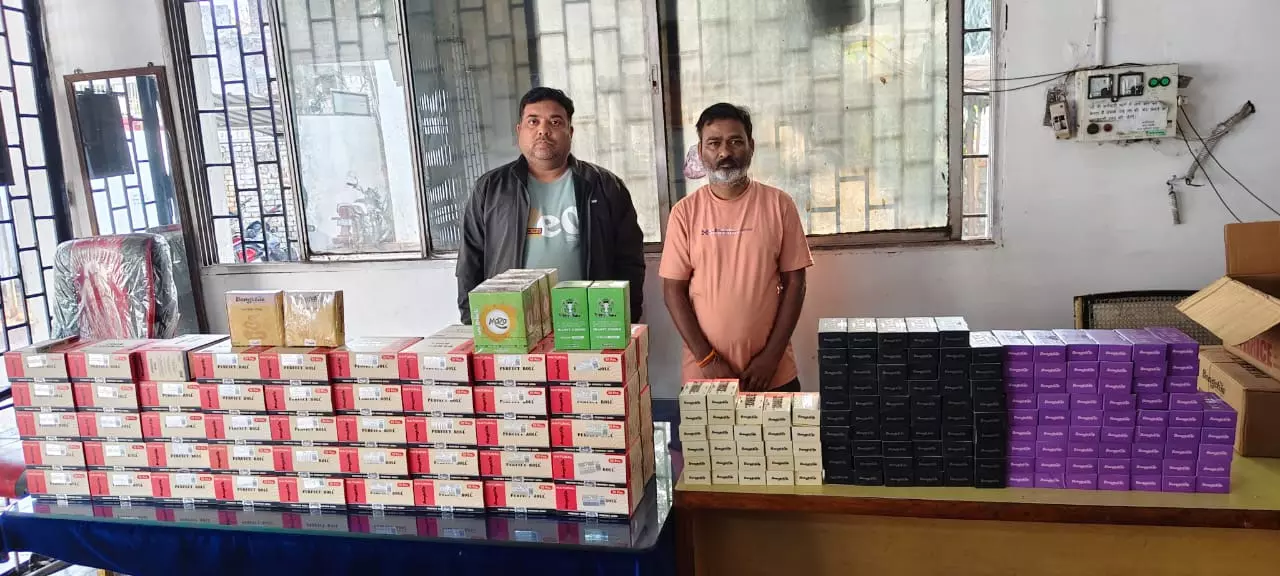 “युवाओं को नशे की आग में झोंक रहा था शहर का काला नेटवर्क!” CG में गोगो पेपर और हुक्का सामान की अवैध सप्लाई का बड़ा खुलासा, पुलिस की छापेमारी से मचा हड़कंप