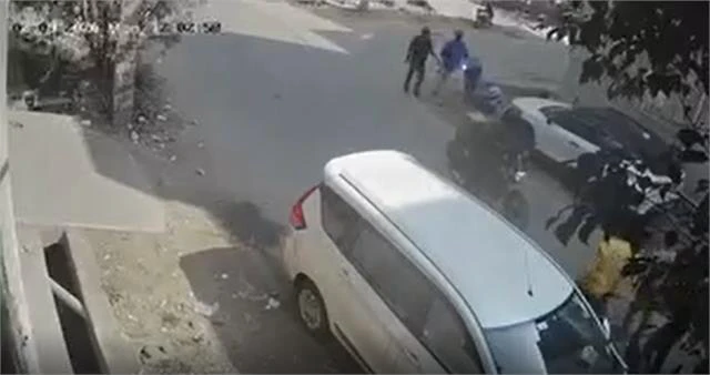 सड़कों पर खून का तांडव! व्यापारी को दौड़ा-दौड़ाकर मारी गोलियां, CCTV में कैद हुआ खौफनाक मंजर