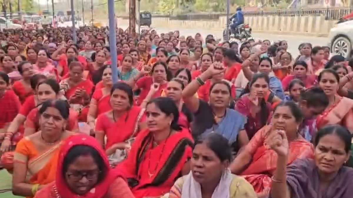 “अबकी बार आर-पार!” आंगनबाड़ी कार्यकर्ताओं का उग्र प्रदर्शन, सरकार को दी सीधी चेतावनी