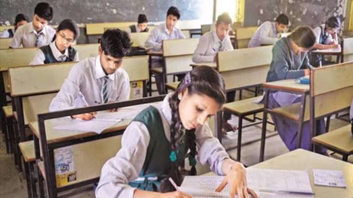 75% अटेंडेंस ने तोड़ा 1400 छात्रों का सपना! बोर्ड परीक्षा से पहले बड़ा झटका, साल हुआ बर्बाद…