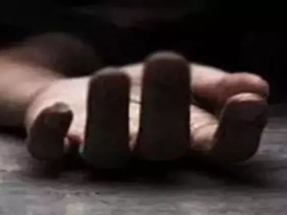 प्रेमी की मौत का सदमा नहीं सह पाई किशोरी, चुन्नी से फांसी लगाकर खत्म की जिंदगी