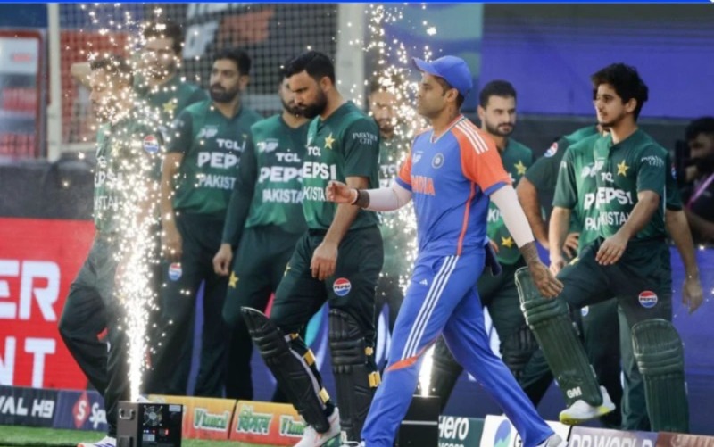  IND vs PAK महासंग्राम! कौन मारेगा बाजी—क्लार्क ने किया ऐलान, वास के जवाब ने बढ़ाया सस्पेंस
