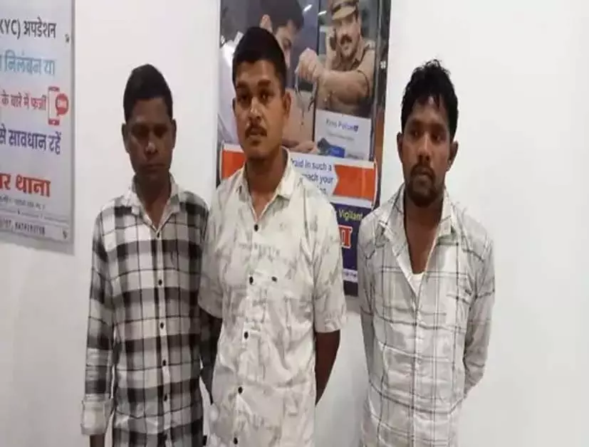 आधी रात की साजिश का पर्दाफाश! 4.22 लाख की चोरी में रिश्तों का खेल, इक्को कार ने खोला राज