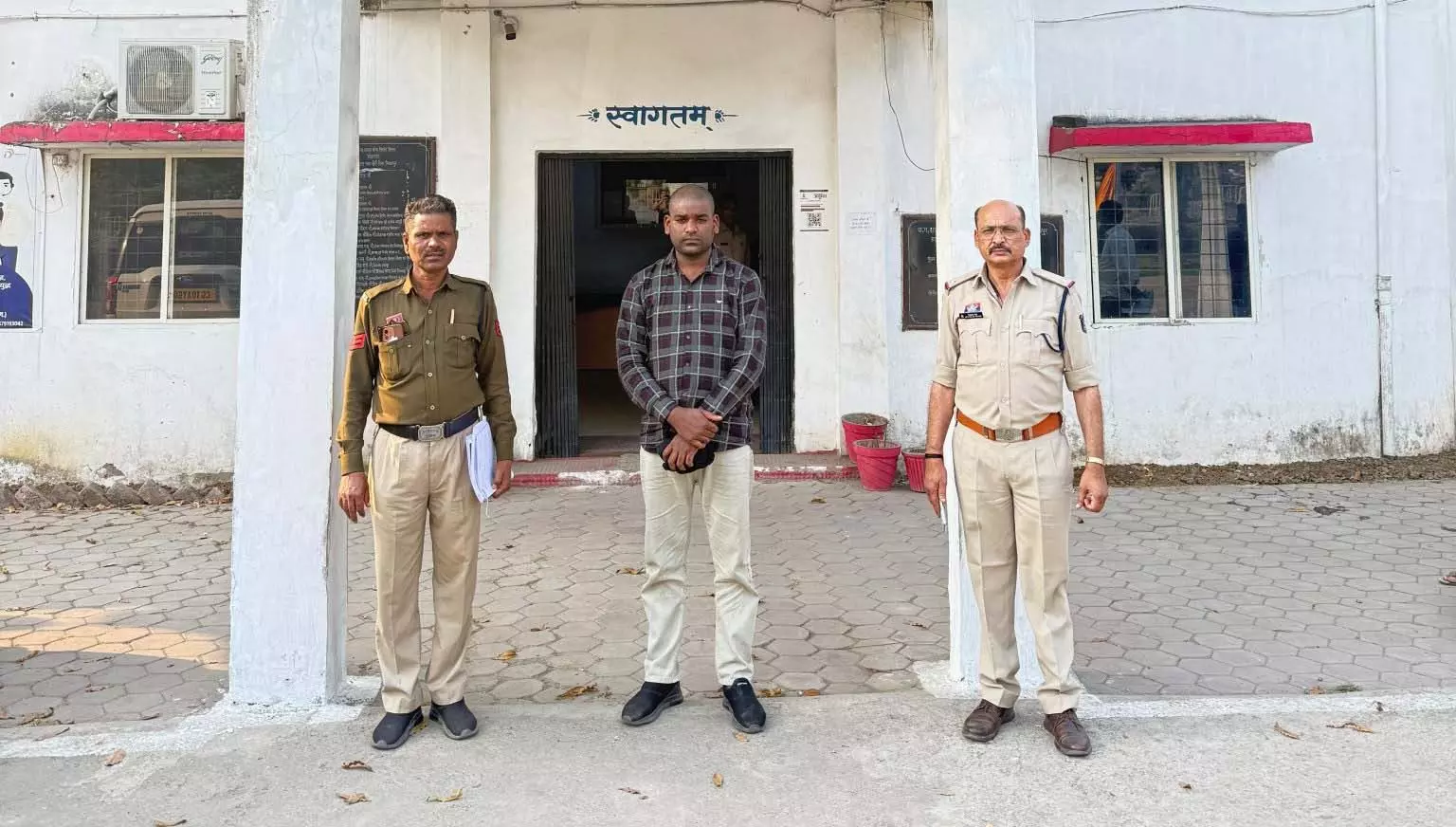 शातिर ठग की दोहरी चाल! नौकरी का सपना दिखाकर 25 लाख ऐंठे, फिर खुद को ही ‘गायब’ कर बना डाली नई साजिश