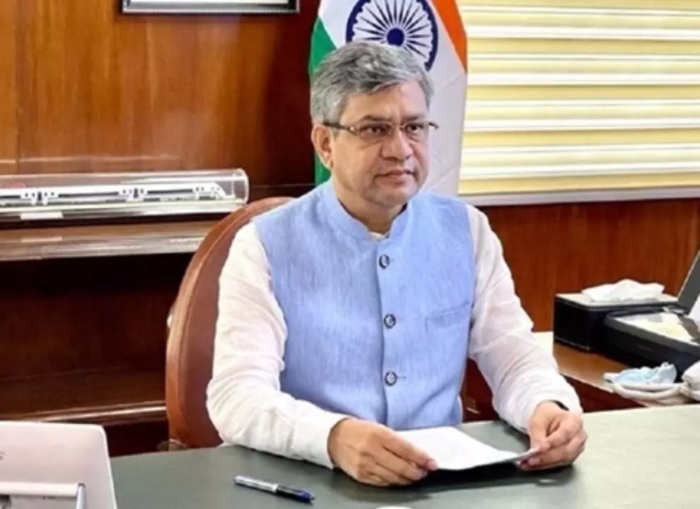 स्टेशन में घुसना अब इतना आसान नहीं! हर कदम पर ‘नजर’, AI करेगा फैसला – नई दिल्ली रेलवे स्टेशन पर बड़ा बदलाव!