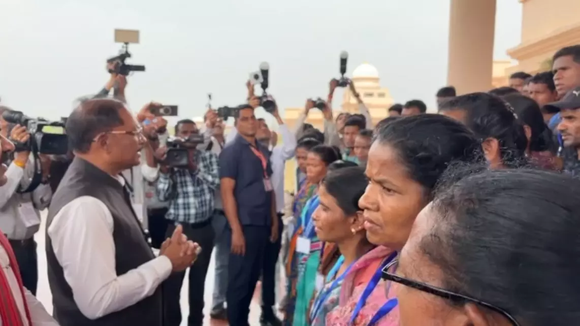 “कभी जंगलों में दहशत का नाम थे… अब विधानसभा में बैठे! 140 नक्सलियों की एंट्री से मचा हलचल”