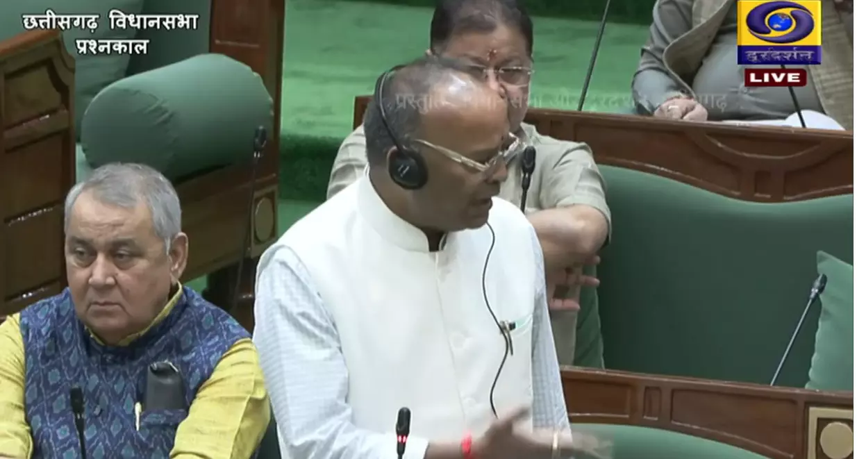 विधानसभा में दुग्ध उत्पादन पर गरमा गई बहस! अजय चंद्राकर बोले—हम अब तक आत्मनिर्भर नहीं
