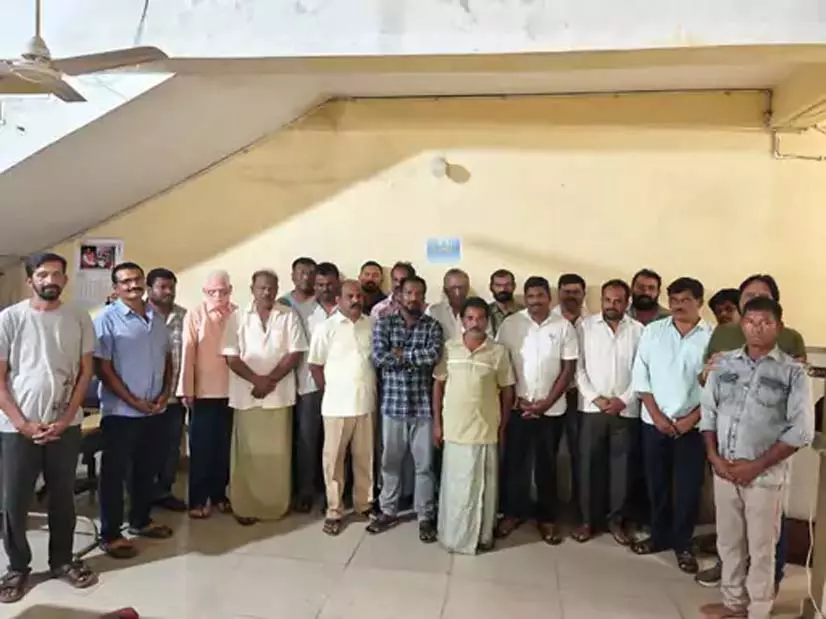 लॉज के कमरे में चल रहा था करोड़ों का खेल, पुलिस ने मारी रेड और 22 जुआरी धराए