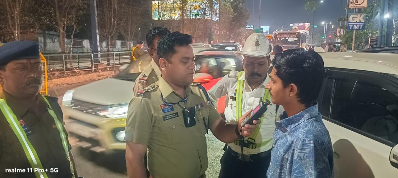 होली पर राजधानी में ‘हाई अलर्ट’! 700 जवान, ड्रोन निगरानी और 50 चेकिंग पॉइंट… जरा सी हुड़दंग पर तुरंत एक्शन