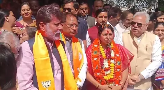 राज्यसभा की सीट पर सियासी हलचल तेज! लक्ष्मी वर्मा ने भरा नामांकन, CM साय की मौजूदगी ने बढ़ाई चर्चा