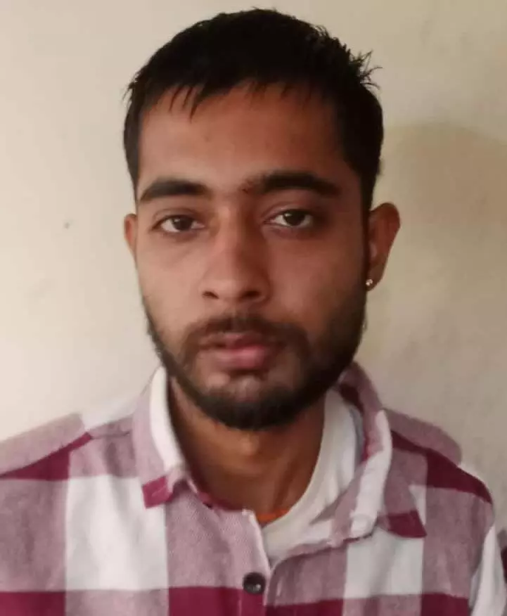 धमतरी में ‘चिट्टा नेटवर्क’ का पर्दाफाश! यादव समाज भवन के पास रंगे हाथ पकड़ा गया हेरोइन सप्लायर