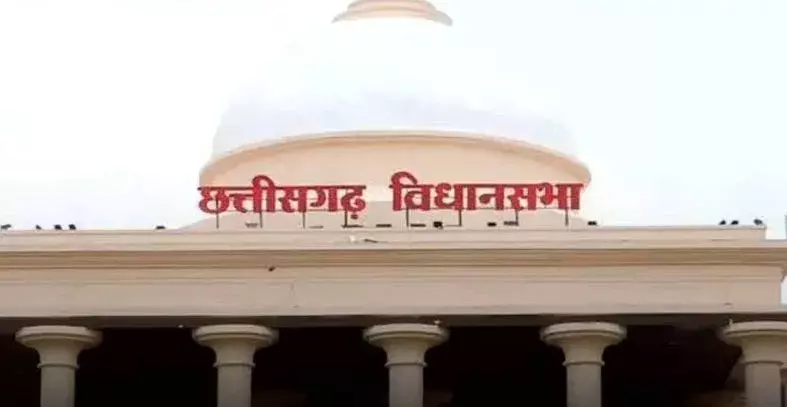 छात्रावास में 3 छात्राएं निकलीं गर्भवती…सदन में मचा हंगामा! मंत्री के जवाब से भड़का विपक्ष, फिर हुआ बड़ा ड्रामा
