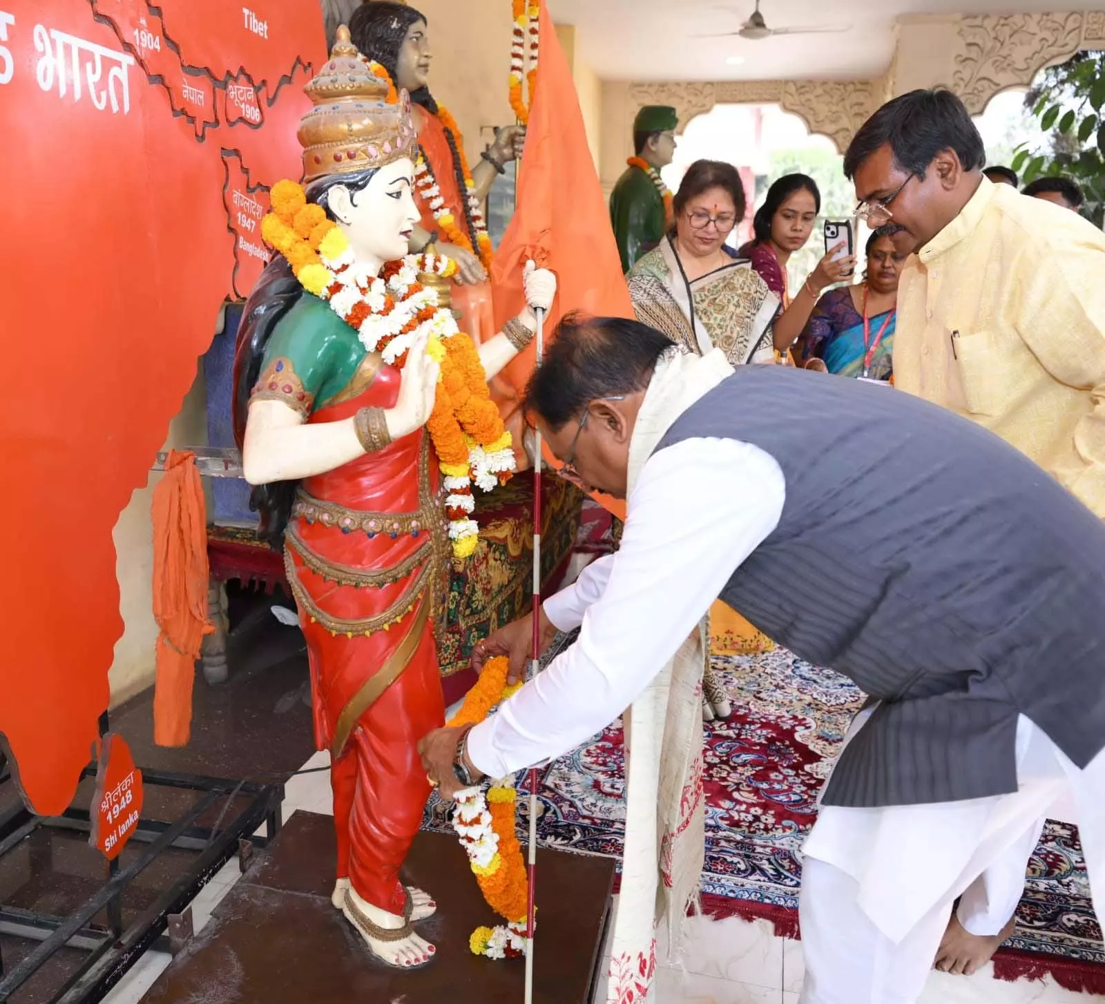 CM साय अचानक पहुंचे इस स्कूल के ‘रहस्यमयी म्यूजियम’ में! अंदर क्या देखा कि देर तक देखते रह गए मुख्यमंत्री?