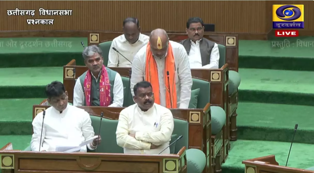 विधानसभा में ‘धान’ पर मचा सियासी तूफान! सवालों से घिरी सरकार, नाराज़ विपक्ष ने किया वॉकआउट