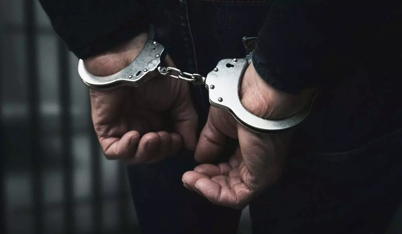 शादी की खुशियां पलभर में मातम में बदलीं… छेड़छाड़ से आहत नाबालिग ने उठाया खौफनाक कदम, आरोपी गिरफ्तार