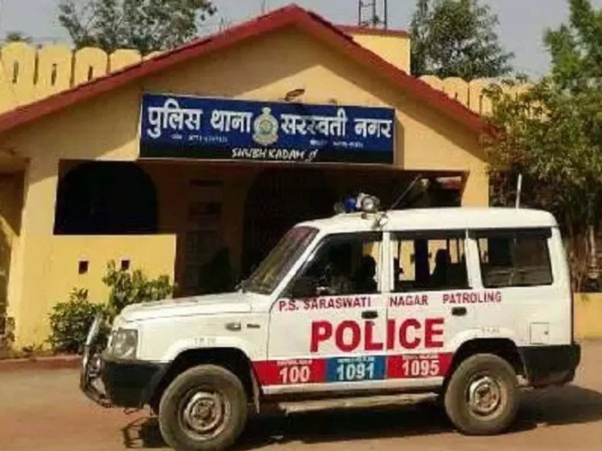 “चरित्र पर शक… मायके से हिस्सा लाओ” — तानों से टूटी महिला! फांसी के फंदे पर खत्म हुई जिंदगी, पति पर FIR