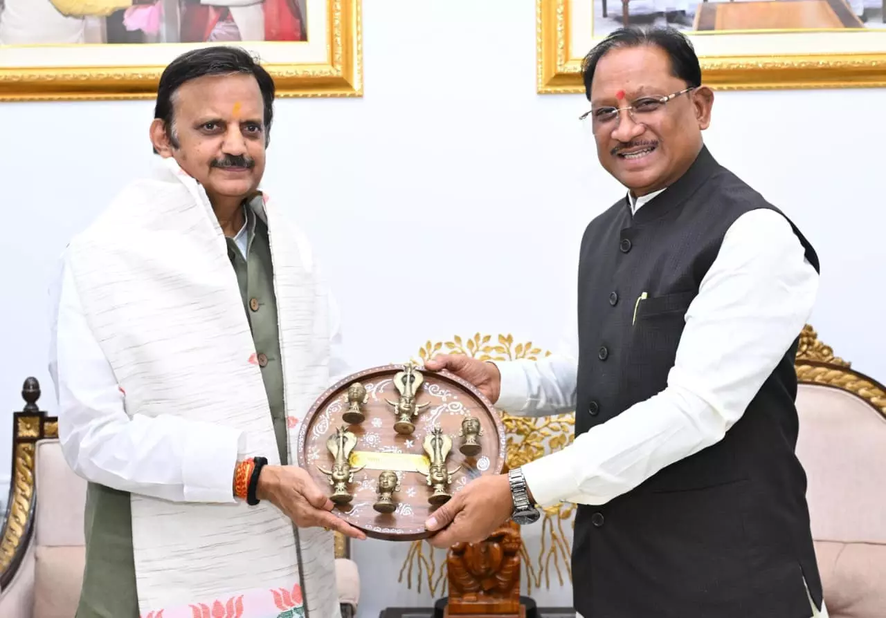 “रायपुर में हुई ‘खास मुलाकात’… CM साय और डिप्टी CM की मीटिंग में बना बड़ा प्लान, अब बदल जाएगी सफर की तस्वीर!”