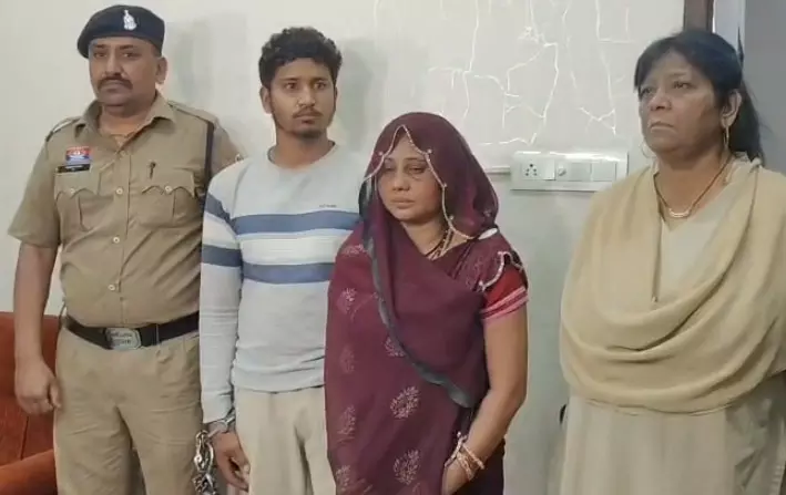 ज्वेलरी शॉप में ‘रानी हार’ पहनकर फरार हुई महिला… रायपुर से भागी शातिर चोरनी दुर्ग में धराई