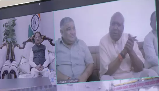 अंबिकापुर से दिल्ली के लिए उड़ान शुरू, CM साय ने हरी झंडी दिखाकर दी नई उड़ान की शुरुआत