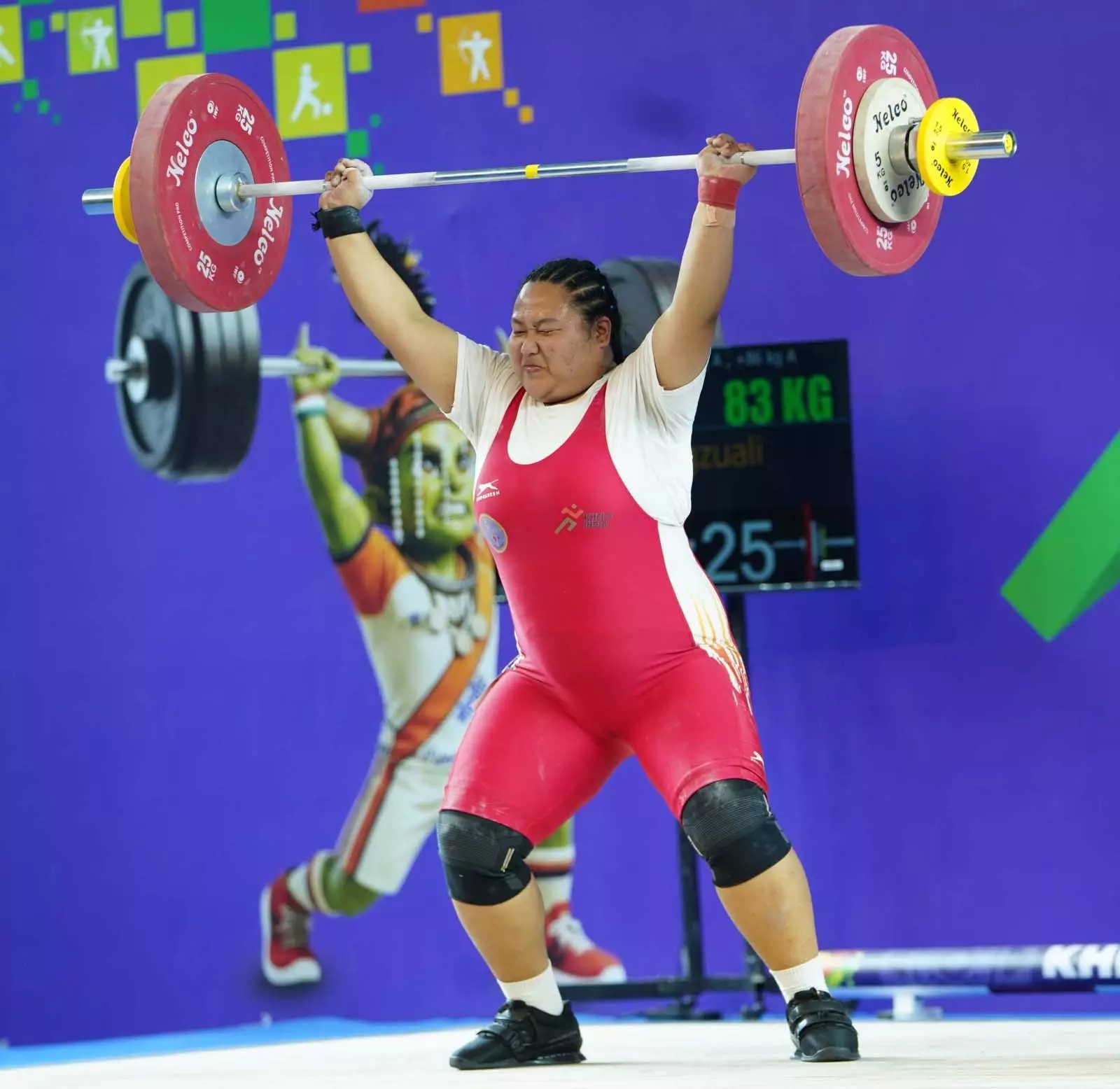 आखिरी लिफ्ट में पलटी बाज़ी… 140KG उठाकर बनी चैंपियन, मैदान में छा गया सन्नाटा