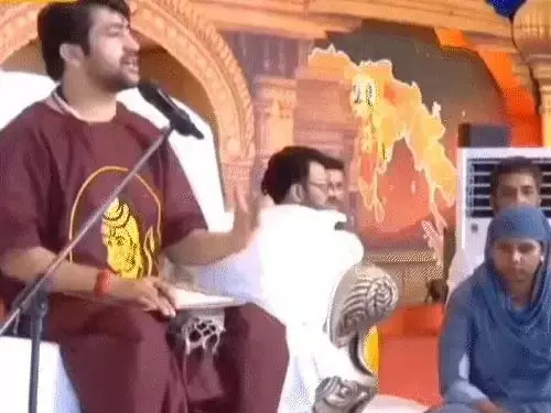 दिव्य दरबार में उमड़ा सैलाब… ‘घर वापसी’ से लेकर चमत्कारी इलाज के दावे, बाबा के एक फैसले ने सबको चौंकाया