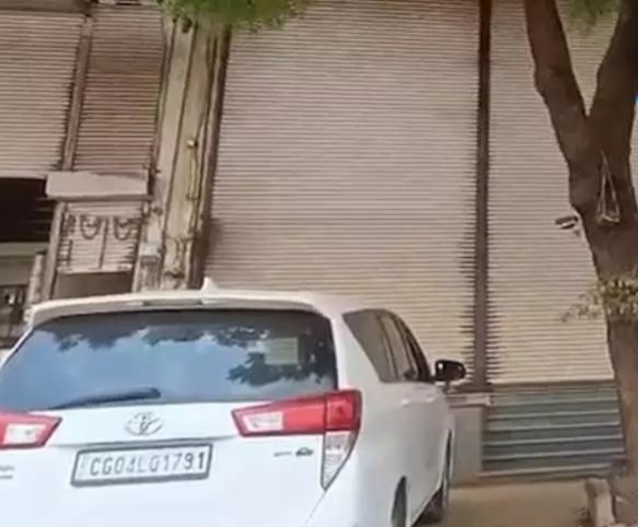 सुबह अंधेरे में दबिश, फाइलों में छिपा 500 करोड़ का खेल… ED की रेड में जमीन के सौदों का खौफनाक सच बाहर आने लगा
