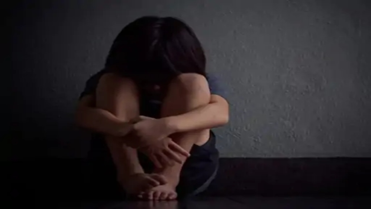 भरोसे के घर में छिपा दरिंदा… मां के जाते ही 4 साल की मासूम के साथ दरिंदगी, गांव में उबाल