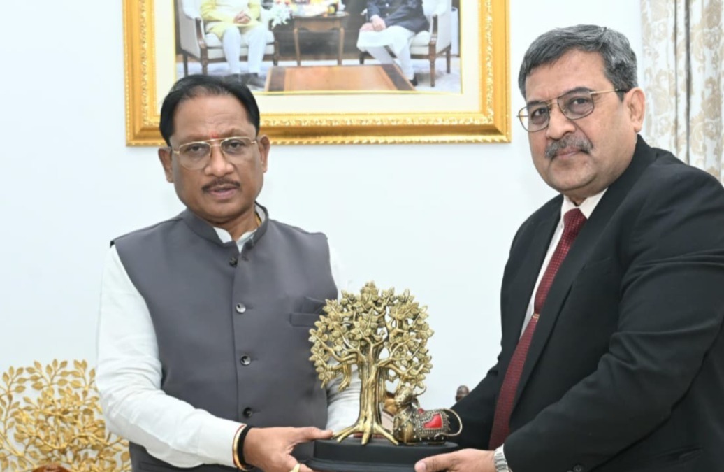 रायपुर में हुई अहम मुलाकात के पीछे क्या है बड़ा प्लान, पेट्रोलियम सेक्टर में होने वाला है बड़ा बदलाव