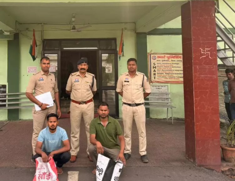 चौक में कार से चल रहा था नशे का खेल, अचानक घेराबंदी में फंसे आरोपी, एक फरार ने बढ़ाया रहस्य