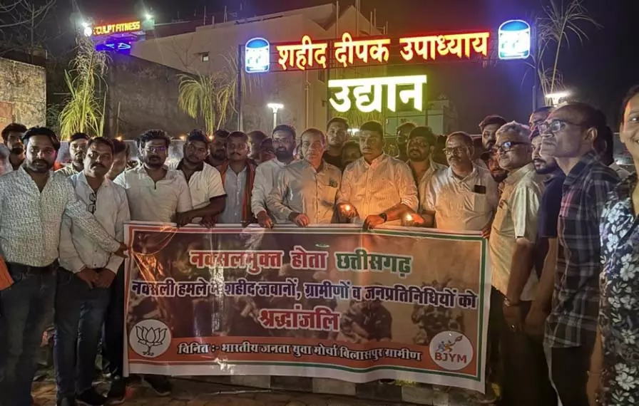जलते दीपों के बीच छलका दर्द… शहीदों की याद में उमड़ा जनसैलाब, हर चेहरे पर दिखा एक सवाल