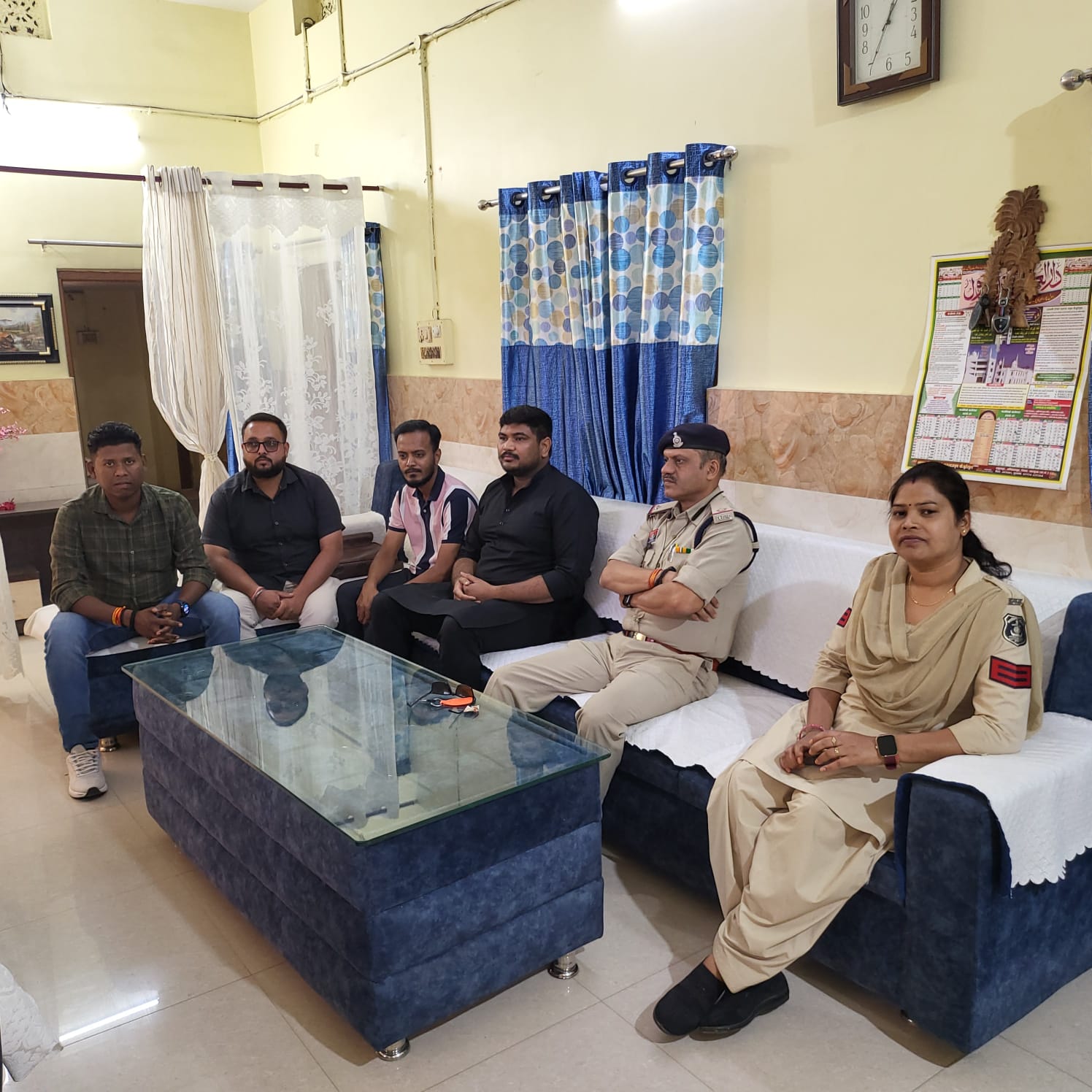 अम्बिकापुर में विरोध से पहले युवा कांग्रेस नेता नजरबंद, काला झंडा दिखाने की तैयारी पर प्रशासन की कार्रवाई