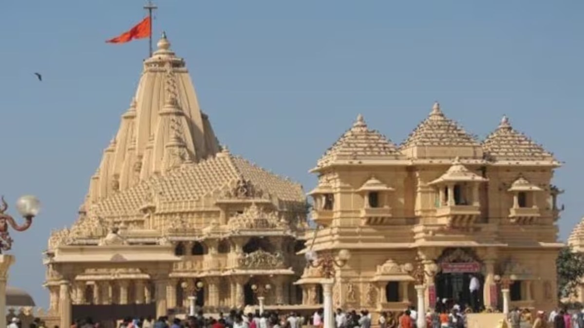 सोमनाथ मंदिर के 75 वर्ष पूरे होने पर ‘अमृत पर्व’ का भव्य आयोजन, 90 मीटर ऊंचे शिखर पर पहली बार विशेष अनुष्ठान, देशभर में बढ़ी आस्था की लहर