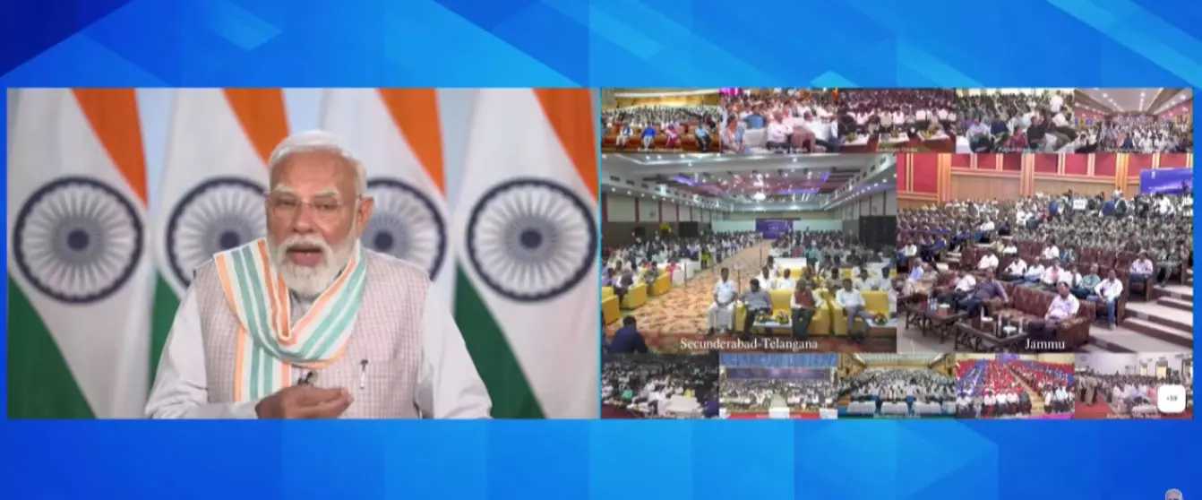 51 हजार युवाओं को मिली सरकारी नौकरी! PM मोदी ने एक क्लिक में बांटे जॉब लेटर, देशभर में जश्न जैसा माहौल