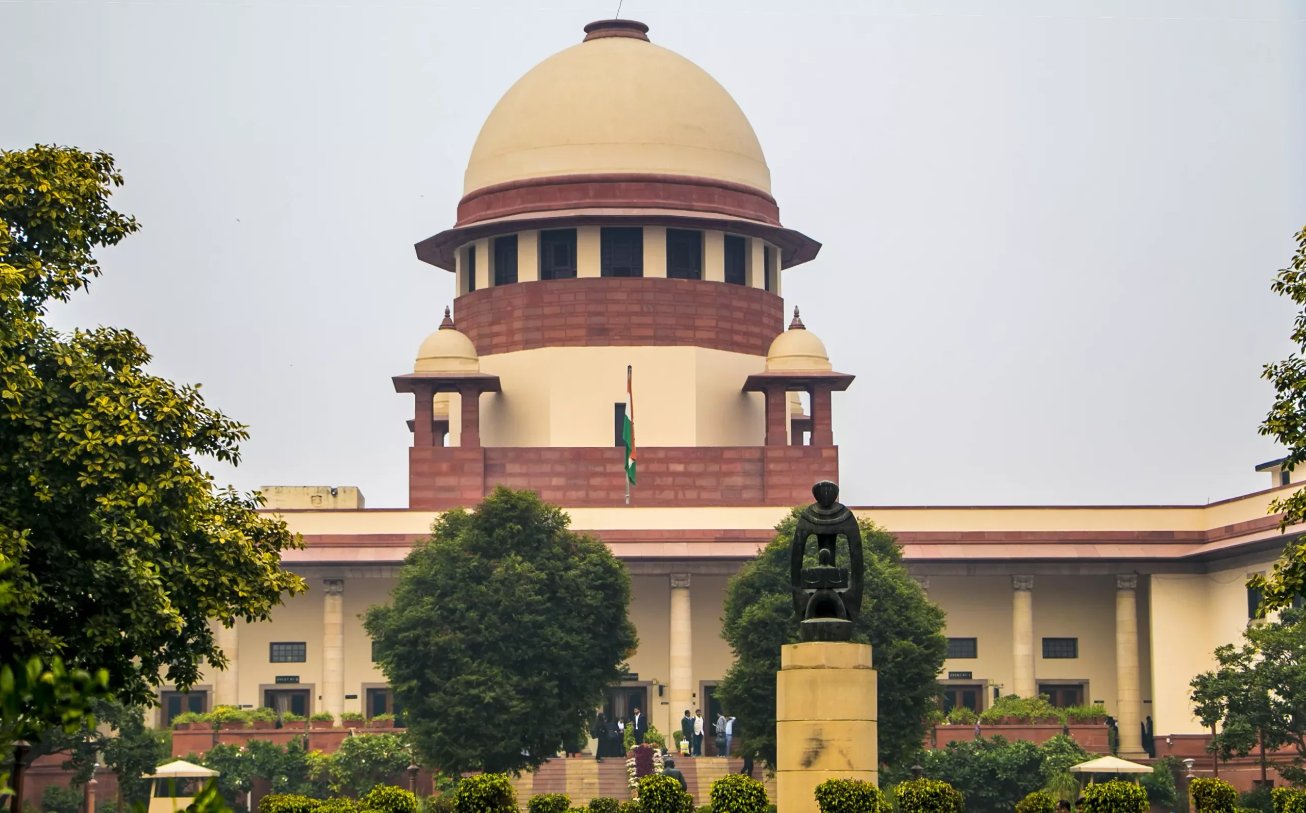 बंद कमरे में हुई थी पत्नी की मौत, 18 साल बाद आखिर टूट गया ‘खामोशी’ का खेल! सुप्रीम कोर्ट के आदेश पर पति ने किया सरेंडर