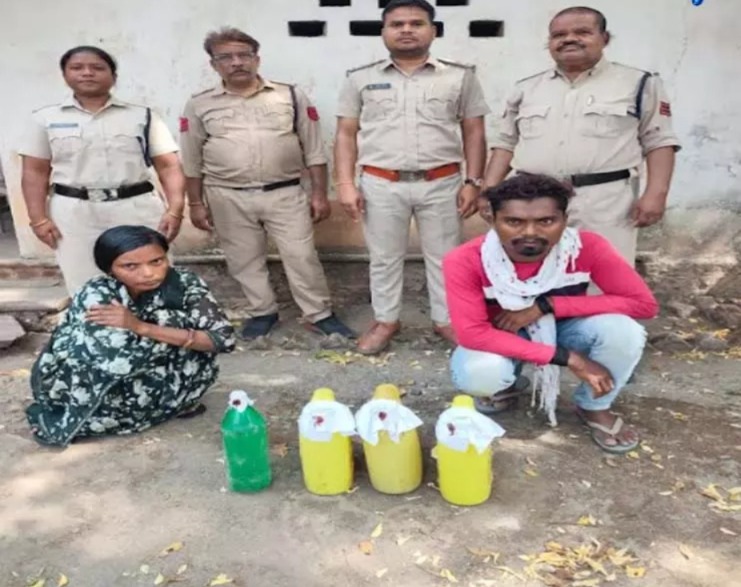 गांव-गांव में खपाई जा रही थी महुआ शराब… आबकारी टीम ने मारी दबिश, दो तस्कर जेल भेजे गए