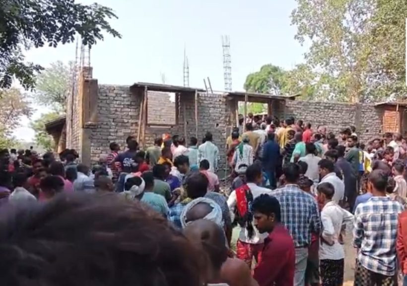 रातभर खाट पर पड़ी रहीं 4 लाशें… सुबह मिस्त्री ने देखा खौफनाक मंजर, बेटा ही निकला कातिल