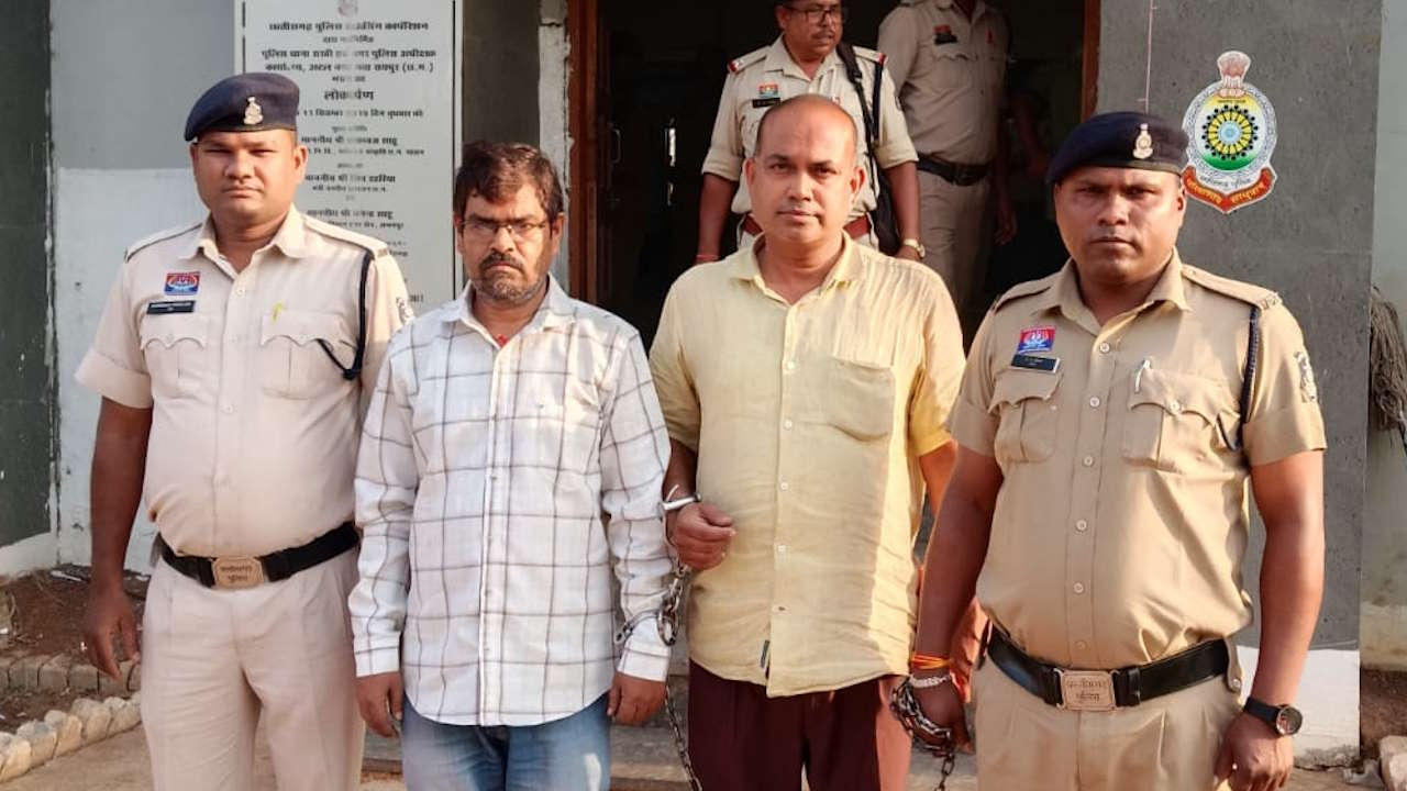 WhatsApp पर आया सरकारी नौकरी का झांसा, फर्जी आदेश से रचा खौफनाक खेल… 34 लोगों से डेढ़ करोड़ की ठगी का पर्दाफाश