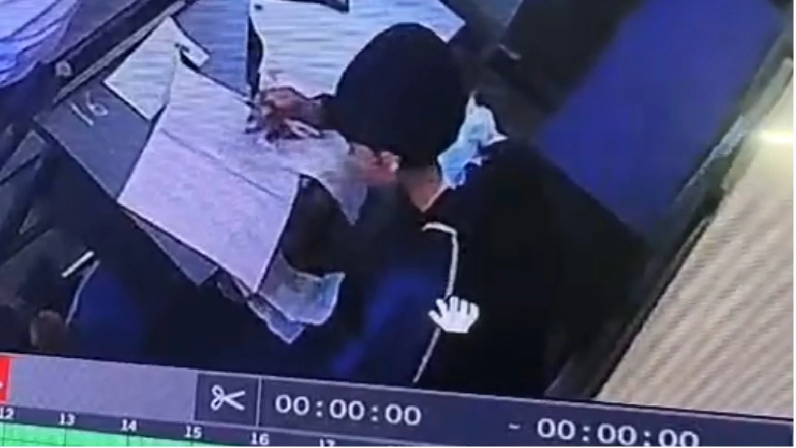 CCTV में कैद हुआ ‘नकल का खेल’…सवाल पूछते ही भड़के अधिकारी, पत्रकारों को दी धमकी!