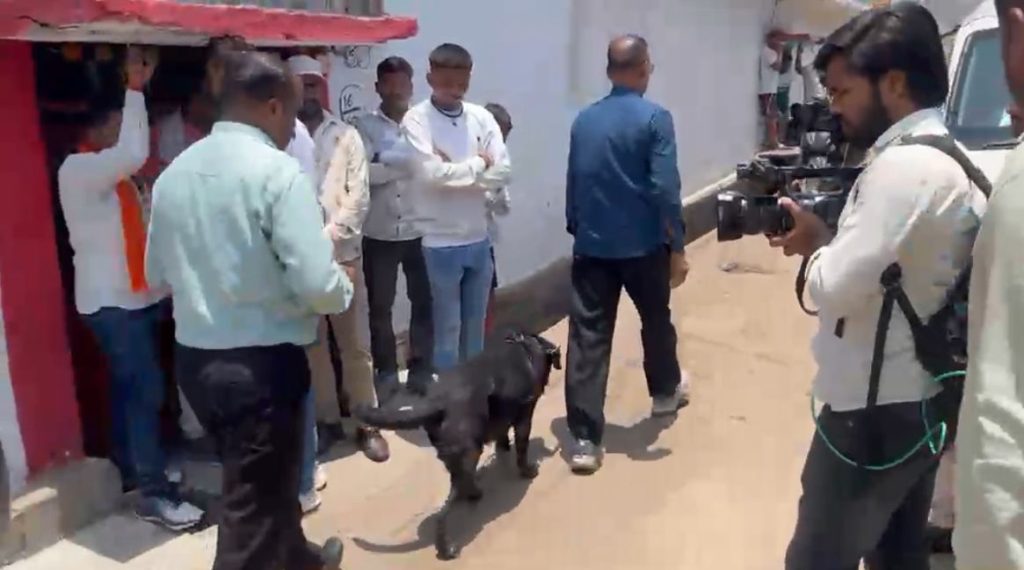घर के अंदर ‘खतरनाक सामान’ या कुछ और बड़ा खेल? रायपुर में संदिग्ध बम सामग्री मिलने से पूरे इलाके में मचा कोहराम…