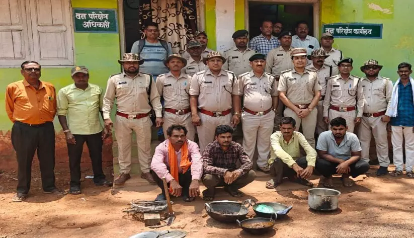 जंगली सूअर के अवैध शिकार का पर्दाफाश, करंट से मारकर मांस पकाने वाले चार आरोपी गिरफ्तार