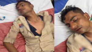 डायल-112 पहुंची थी झगड़ा शांत कराने, तभी भड़क उठा सिरफिरा; आरक्षक के सिर पर बरसाया डंडा, खून से लथपथ हुआ जवान