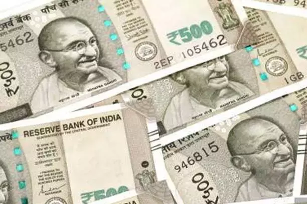 पंचायत के खजाने में सेंध या बड़ा खेल? 17 लाख की रकम गायब, सचिव पर गंभीर आरोपों से मचा हड़कंप पंचायत के खजाने में सेंध या बड़ा खेल? 17 लाख की रकम गायब, सचिव पर गंभीर आरोपों से मचा हड़कंप