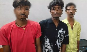 बरगद के पेड़ के नीचे चल रहा था दांव का खेल, अचानक पहुंची पुलिस… फिर जो हुआ उसने सबको चौंका दिया