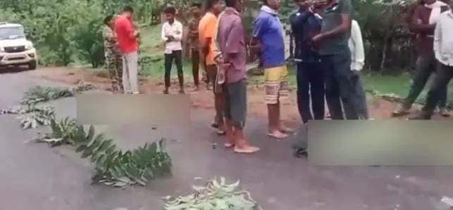 भाई के अंतिम संस्कार में जा रहे थे पति-पत्नी, रास्ते में काल बनकर आया तेज रफ्तार वाहन… एक ही घर से उठीं तीन अर्थियां भाई के अंतिम संस्कार में जा रहे थे पति-पत्नी, रास्ते में काल बनकर आया तेज रफ्तार वाहन… एक ही घर से उठीं तीन अर्थियां