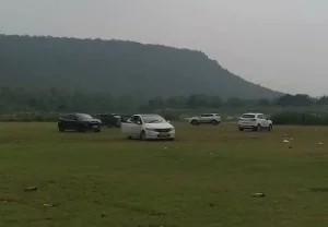 सूरजपुर के अजबनगर मोरभंज का वीडियो वायरल, ड्रिफ्टिंग और डोनट्स कर युवकों ने नियमों की उड़ाईं धज्जियां, लोगों ने कार्रवाई की उठाई मांग।