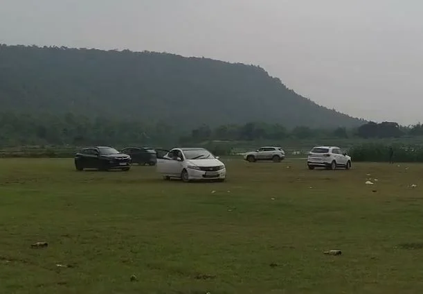 सूरजपुर के अजबनगर मोरभंज का वीडियो वायरल, ड्रिफ्टिंग और डोनट्स कर युवकों ने नियमों की उड़ाईं धज्जियां, लोगों ने कार्रवाई की उठाई मांग।