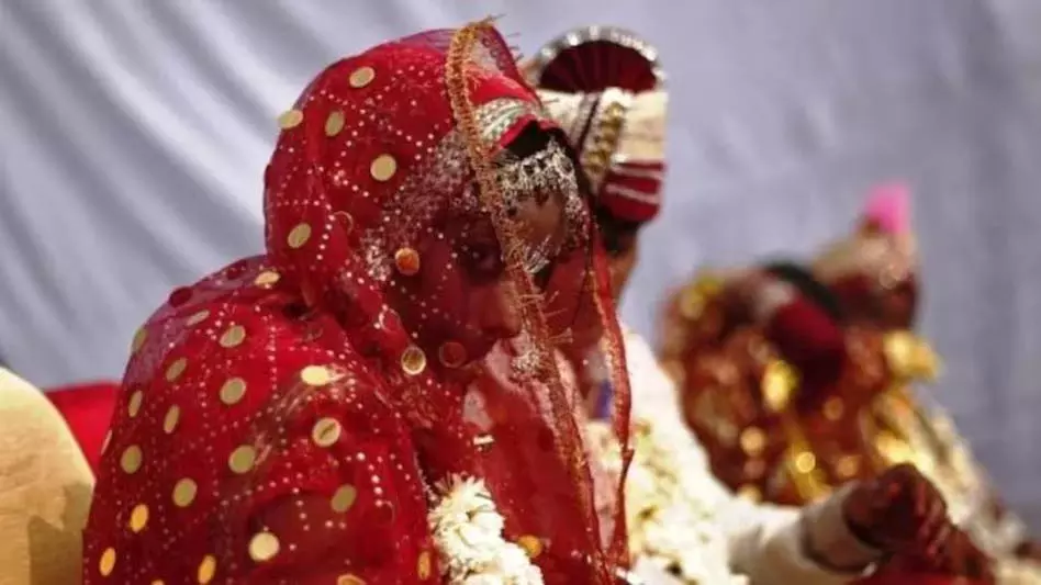 18 साल से पहले बेटी की शादी पड़ी भारी तो होगी जेल! प्रशासन ने जारी की सख्त चेतावनी, 2 साल की सजा और ₹1 लाख जुर्माने का प्रावधान 18 साल से पहले बेटी की शादी पड़ी भारी तो होगी जेल! प्रशासन ने जारी की सख्त चेतावनी, 2 साल की सजा और ₹1 लाख जुर्माने का प्रावधान